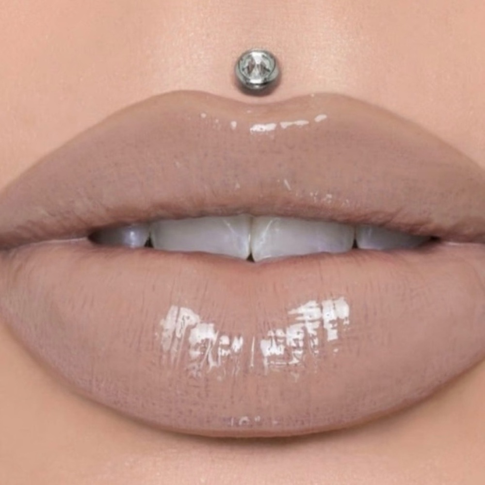 New In Box Jeffree Star The Gloss in Silk Rope